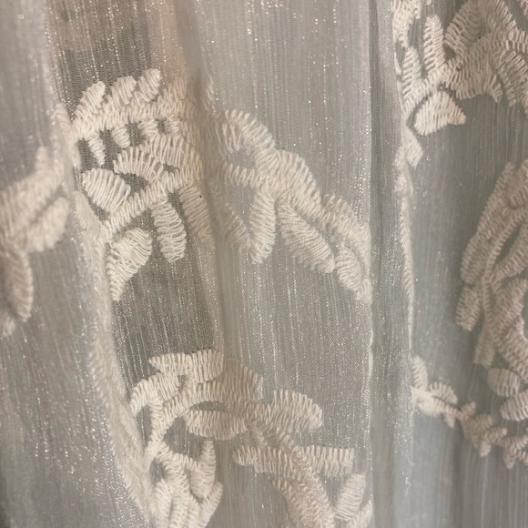 Design Lab Sheer Appliqué cover-up w/tassel belt - Picture 10 of 11